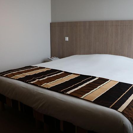 L'Auberge Du Rhone Chavanoz Экстерьер фото